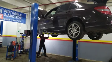 АвтоТехЦентр Устрада Авто на улице Василия Петушкова изображение 14